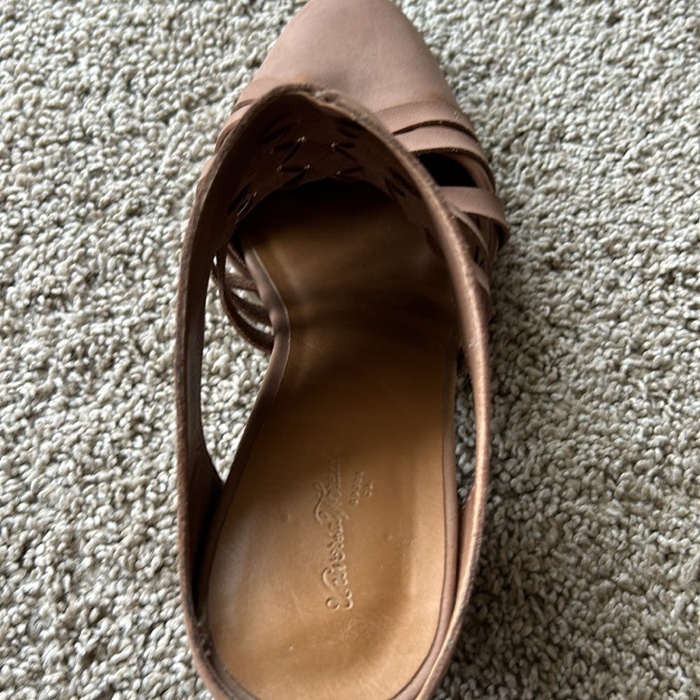 Universal Thread Heeled Weave Pattern Mules. Sz 8… - image 2